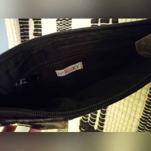 Vintage Roxy Wallet - Picture 8 of 10